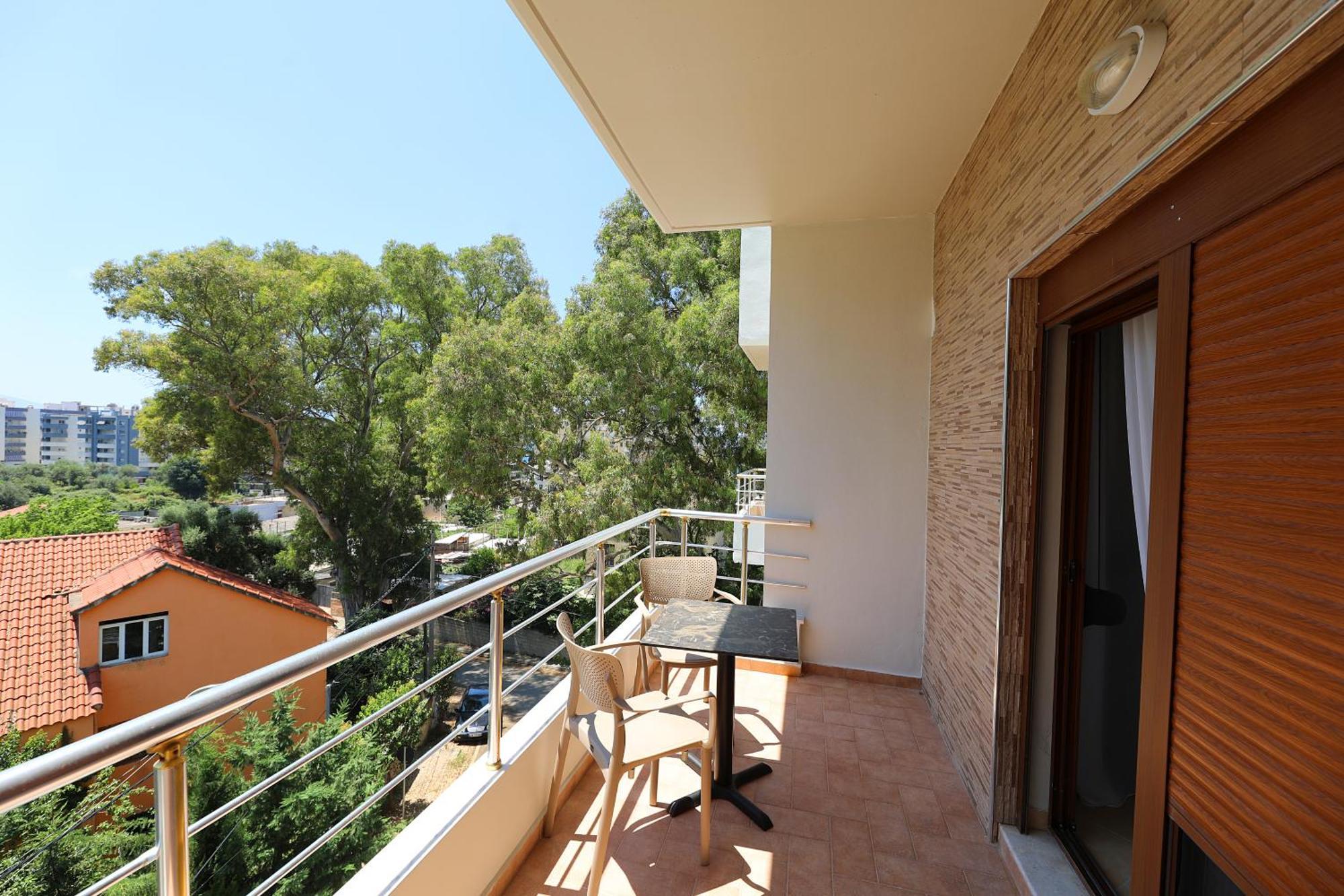 Hotel Erjuma Vlore Exterior photo