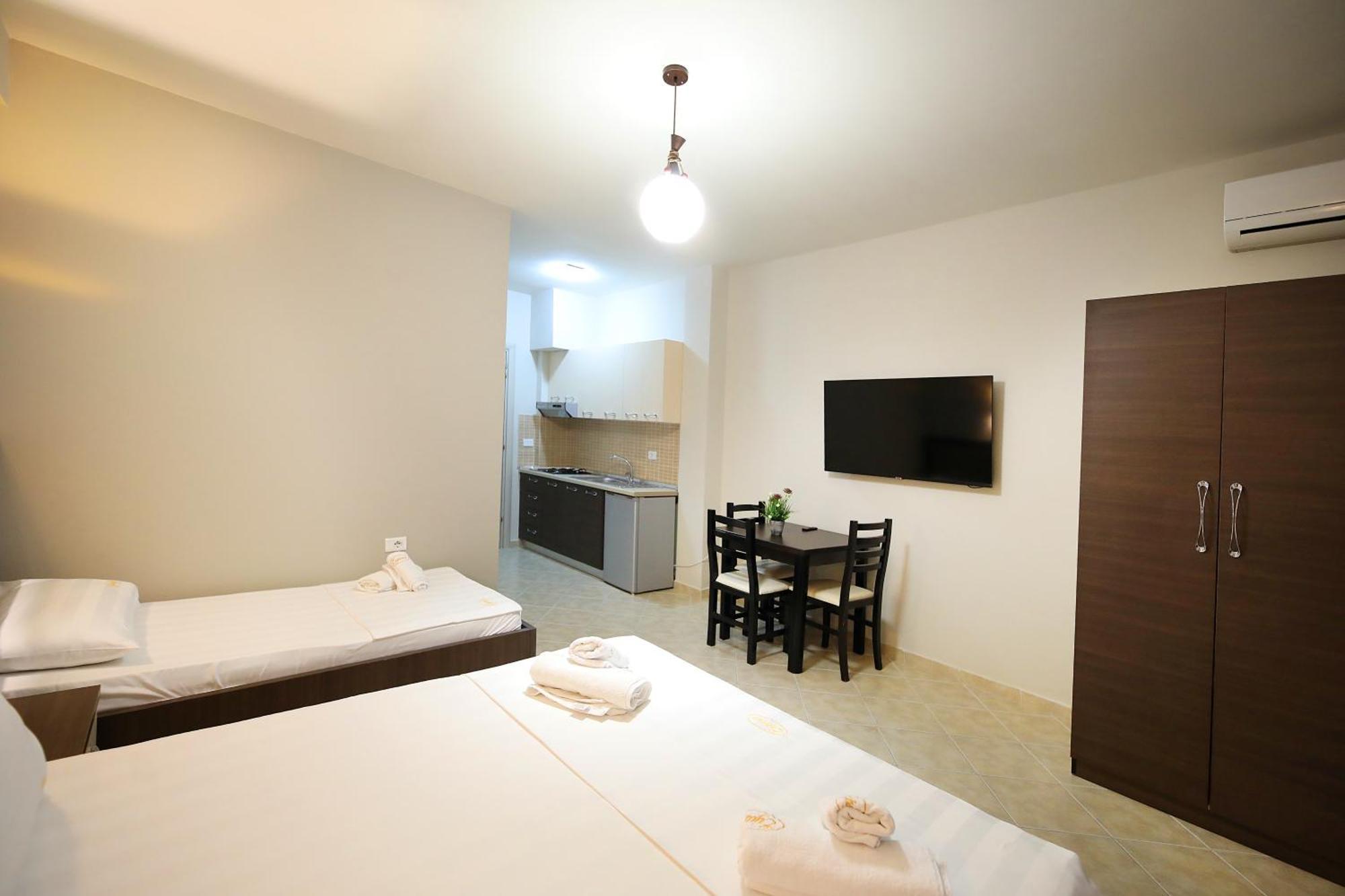 Hotel Erjuma Vlore Exterior photo