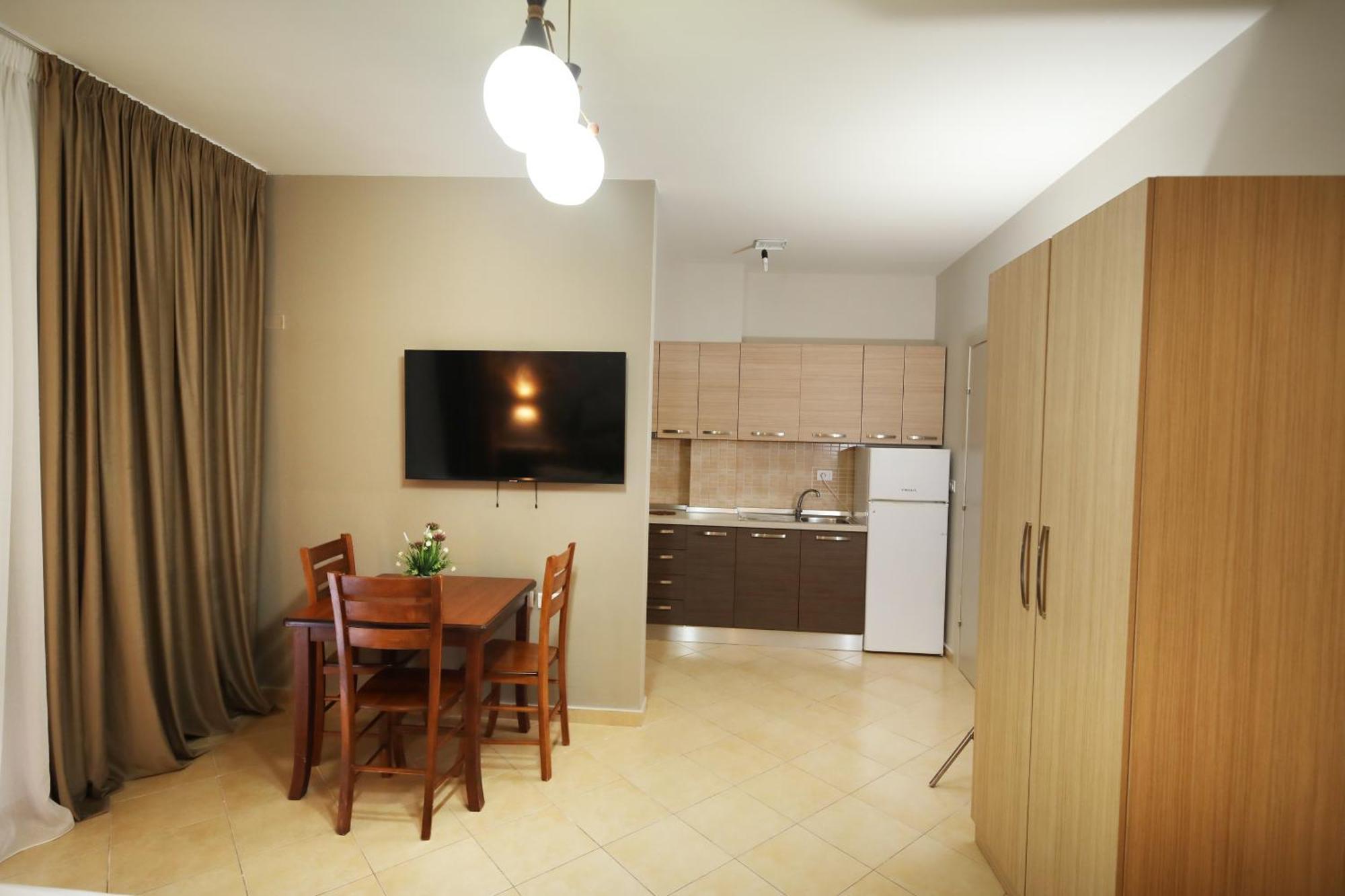 Hotel Erjuma Vlore Exterior photo